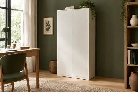 Armoire SONGMICS en acier blanc mat à deux portes, présentée dans un intérieur chaleureux.